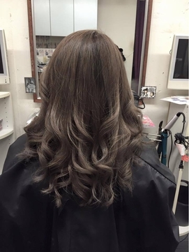 BALAYAGEで外国人ヘアーに!